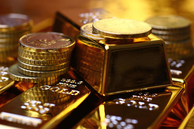 Golden Opportunities Await: Claim Your No-Cost Gold IRA Starter Kit Today